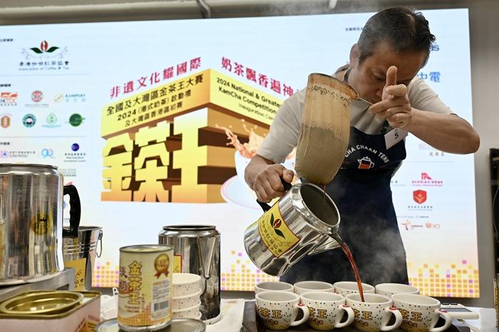 港式奶茶技艺初赛 香港选手展技艺